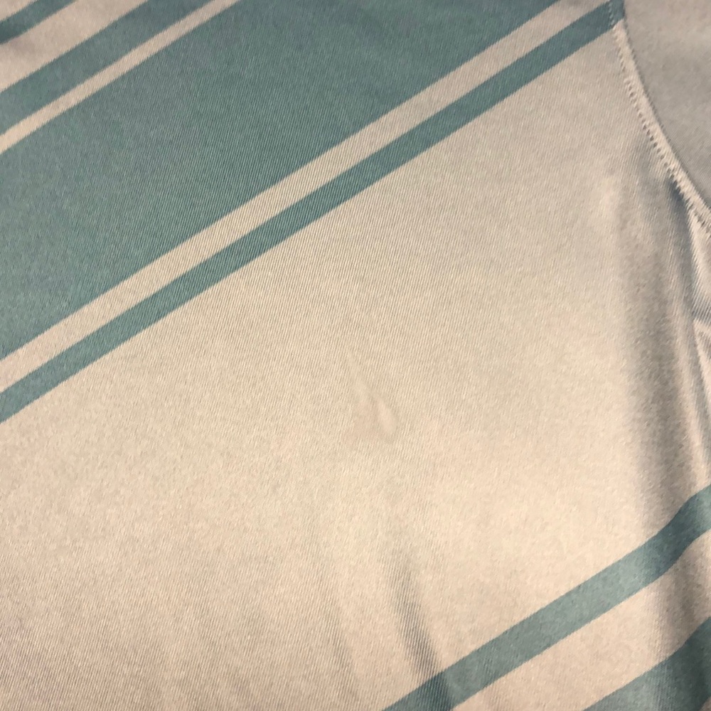 One Blue Big Striped Pattern Under Armour Heat Gear Polo - Picture 4 of 6